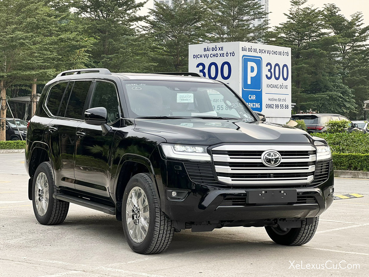 Xe Toyota Land Cruiser 2024