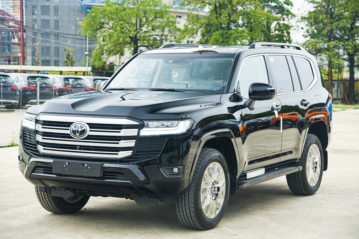 Toyota Land Cruiser: Vua địa hình đỉnh cao